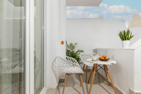 hyperstay-hospitality-naxos-golden-birds-13