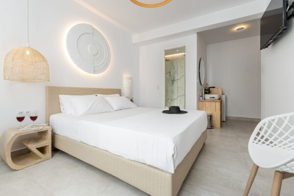 hyperstay-hospitality-naxos-golden-birds-5