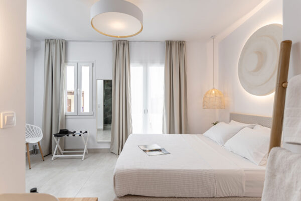 hyperstay-hospitality-naxos-golden-birds-8