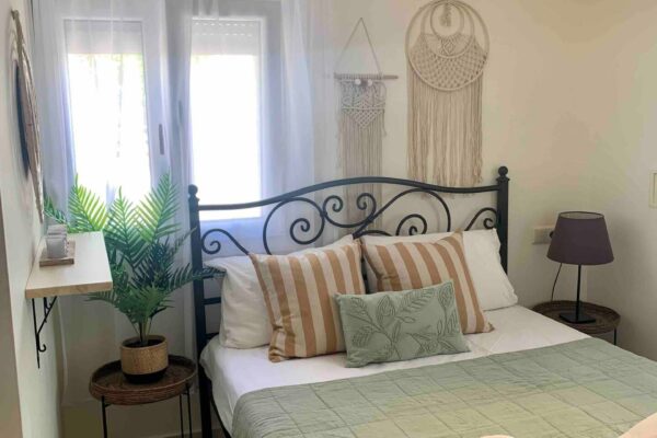 1e0b1744-b52b-44ec-8a72-aa864febf2ca